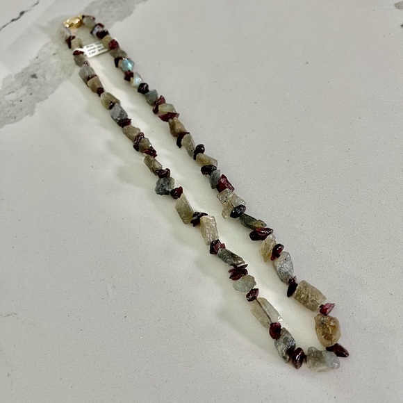 Unisex One of a kind Labradorite and Garnet necklace 23” in length - Picture 4 of 8